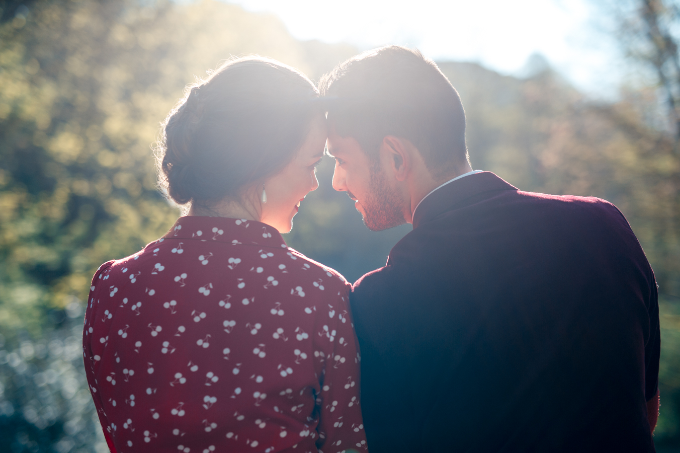 Engagement photosession in Luxembourg Grund | Séance photo de couple à Luxembourg par L'Œil Derrière le Miroir • Photographie